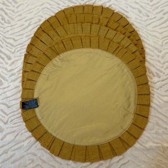 NWOT Cynthia Rowley Place mats Set of 4 - Picture 2 of 4